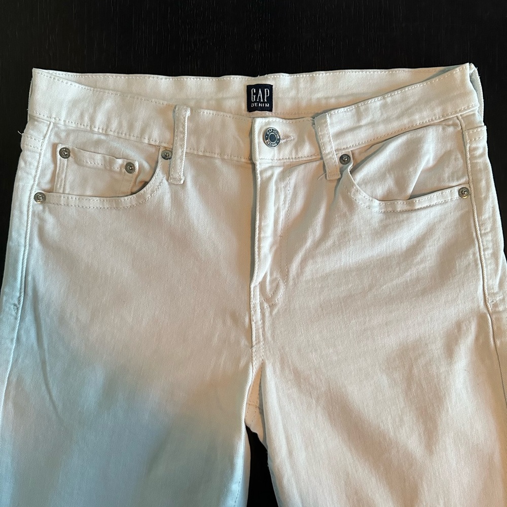 GAP white stretch denim jeans